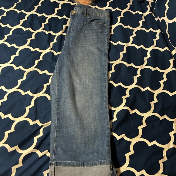EUC INC Cuffed Ankle Wide Leg Jeans 12 - Picture 4 of 4
